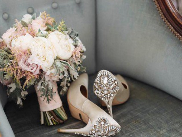 Bạn trẻ - Cuộc sống - Chú rể và phù dâu diễn cảnh "nóng bỏng" tại đám cưới