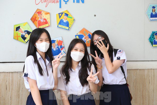 Thí sinh dự thi kỳ thi lớp 10 năm 2023 tại TPHCM (ảnh: Nguyễn Dũng)