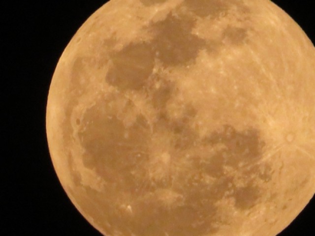 Siêu trăng cam ”2 lần phình to” hiện ra liên tiếp 4 tháng kể từ 3-7
