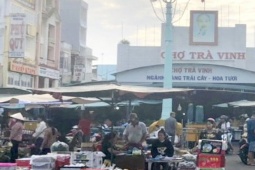 Tin tức trong ngày - Phó giám đốc trung tâm văn hoá mất chức vì ném chất bẩn vào ki ốt người khác