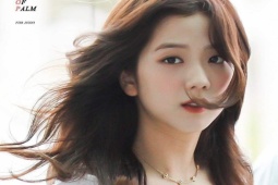 Làm đẹp - Dùng dưỡng chất gì ngăn tóc rụng, giúp tóc dày như mây