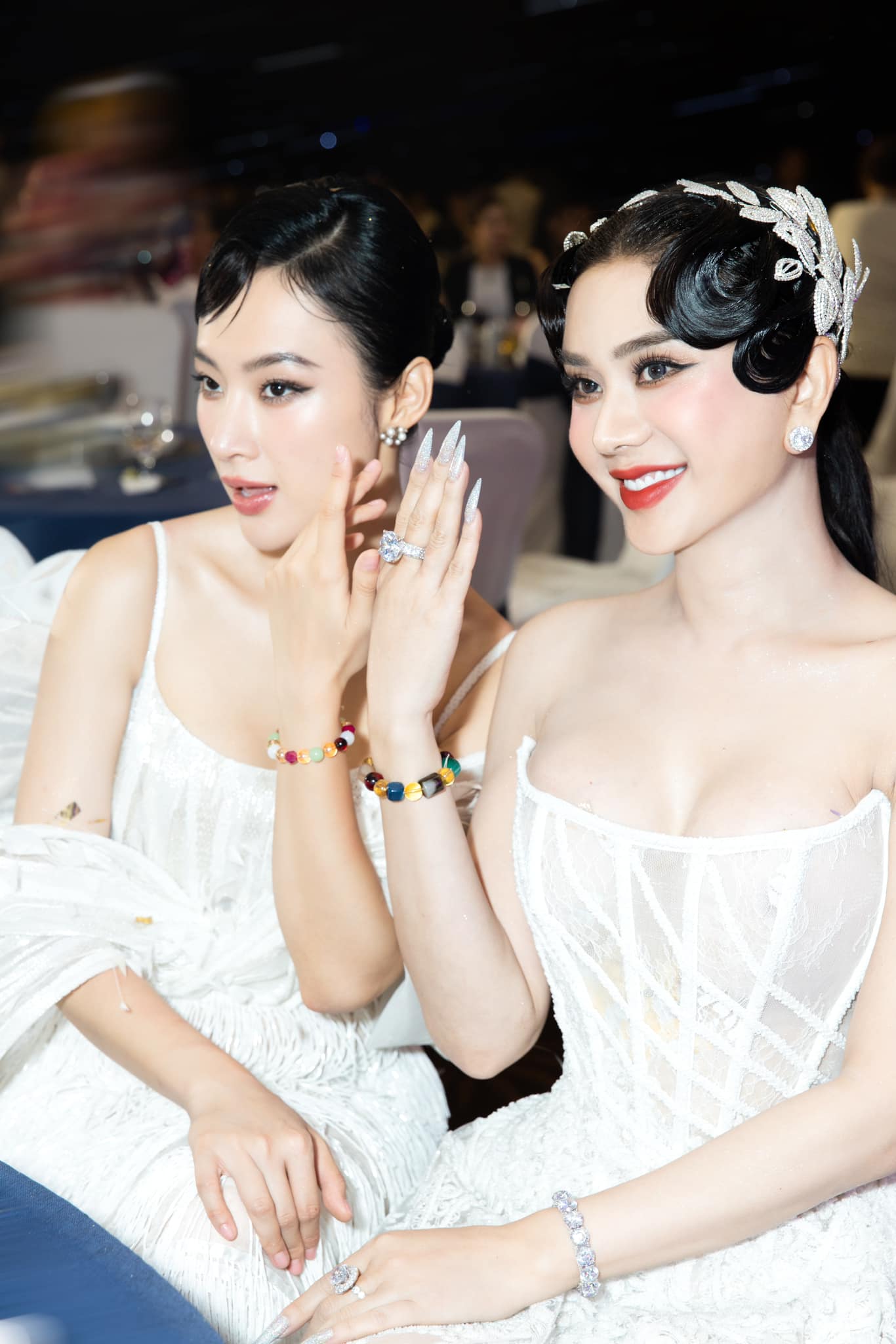 Hơn Angela Phương Trinh gần 20 tuổi, &#34;công chúa&#34; Lâm Khánh Chi đẹp không kém đàn em - 2