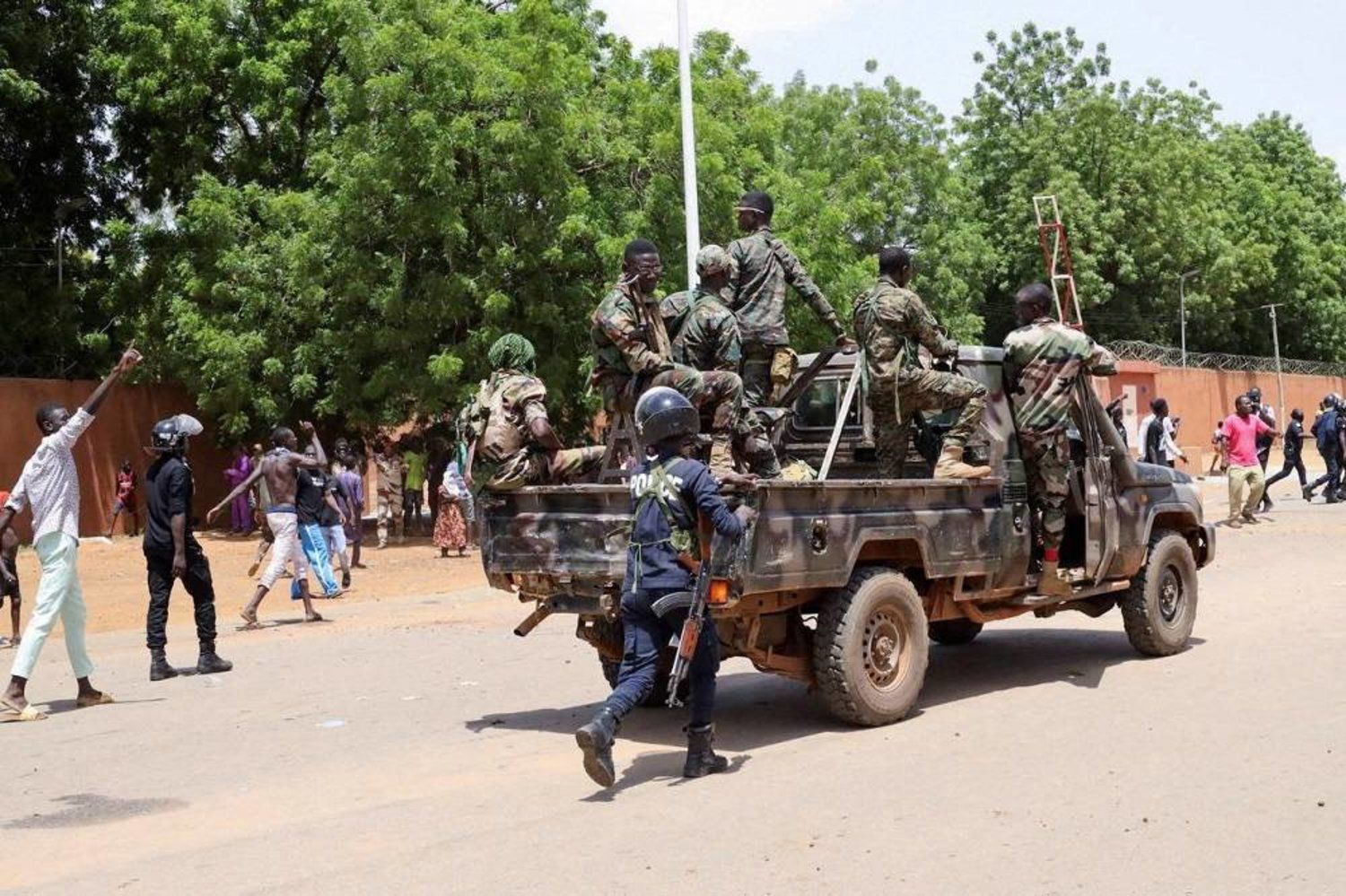 Các tướng quân đội chỉ huy cuộc đảo chính muốn loại bỏ ảnh hưởng của phương Tây ở Niger.