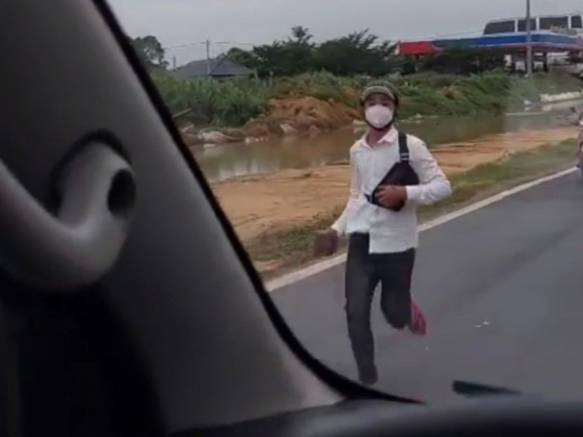 Hà Quang Danh dùng gạch ném vỡ kính xe cấp cứu đang chở bệnh trước đó