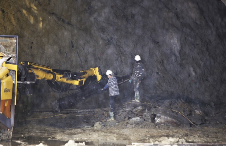 Khoét núi, đào hầm dài gần 1 km trên cao tốc đoạn qua Hà Tĩnh - 5