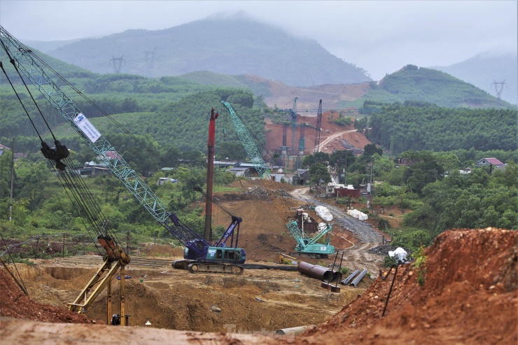 Khoét núi, đào hầm dài gần 1 km trên cao tốc đoạn qua Hà Tĩnh - 15
