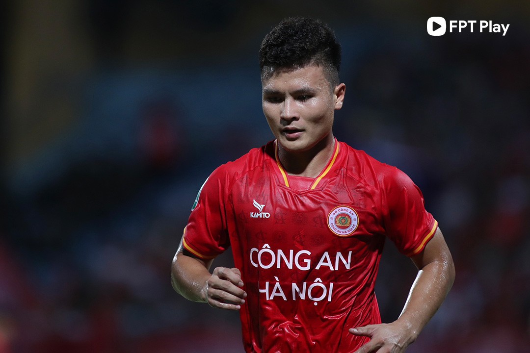 Trong màu áo mới, Quang Hải đối đầu đội bóng cũ