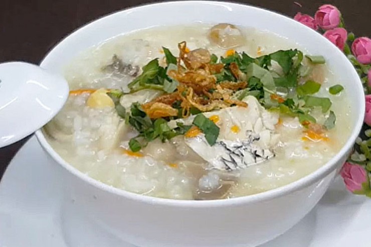 Cháo cá tráp cũng là một món ăn bổ dưỡng, rất tốt cho bà&nbsp;bầu, trẻ nhỏ.
