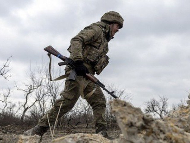Ukraine loay hoay với phương pháp chiến tranh của Mỹ