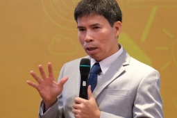 Kinh doanh - Làm ăn bết bát, lương của chủ tịch Thế Giới Di Động là bao nhiêu?