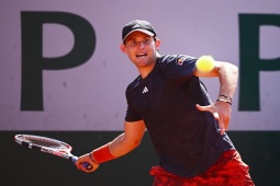 Thể thao - Rực lửa ATP 500 và 250: Thiem vất vả đi tiếp, "Tiểu Federer" dễ dàng giành vé