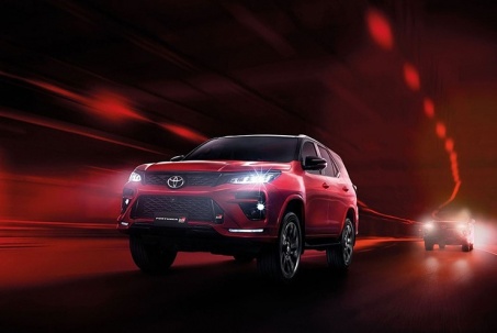 Toyota Fortuner 2023 trình làng, thêm trang bị, tăng giá bán