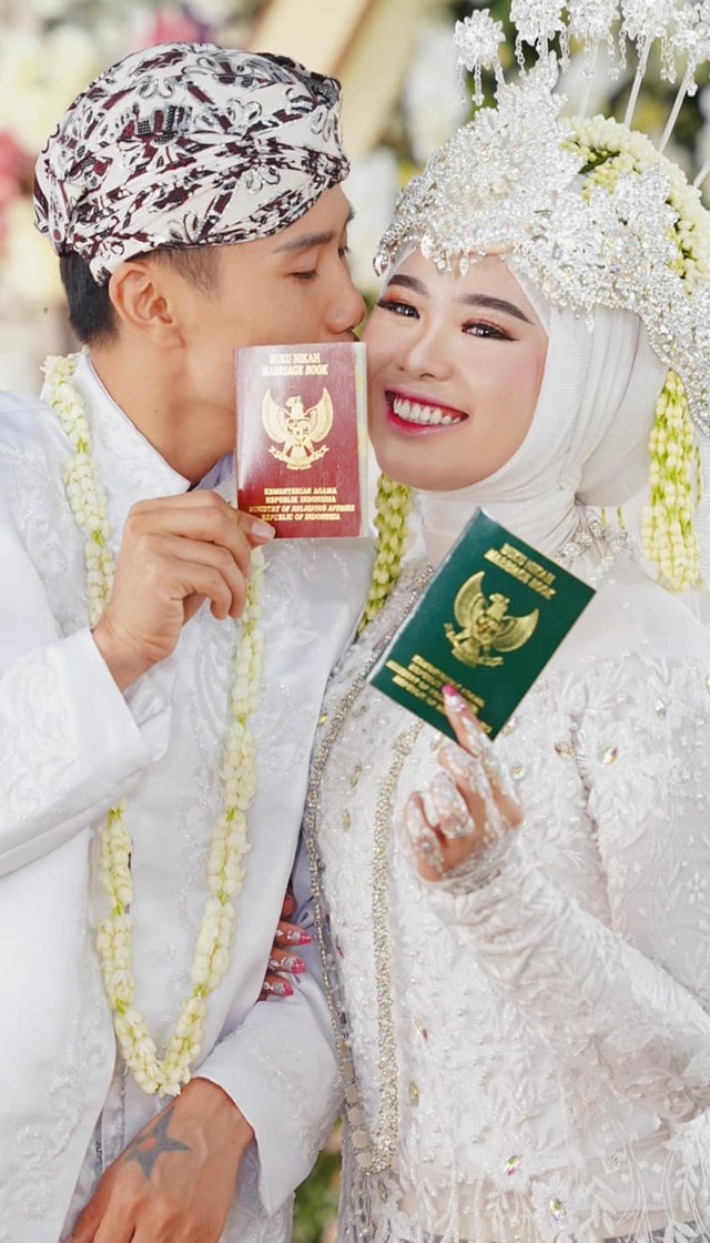 Đạt Villa và vợ Indonesia thông báo có tin vui sau 3 tháng kết hôn - 4