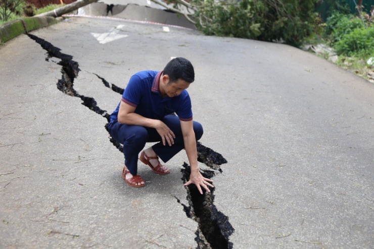 Cận cảnh đoạn đường Hồ Chí Minh tiếp tục bị sụt lún, đứt làm đôi ở Đắk Nông - 9