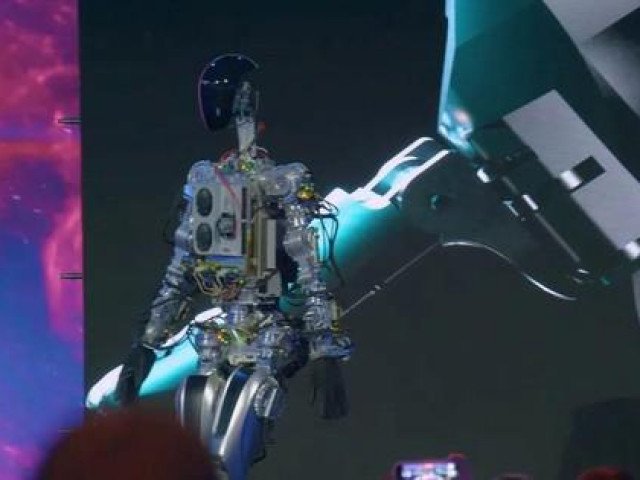 Robot Optimus hình người của Tesla giá 480 triệu đồng có gì đặc biệt?