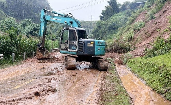 Hình ảnh bên trong hai xã bị cô lập do mưa lũ ở Yên Bái - 11