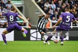 Video bóng đá Newcastle - Fiorentina: ”Bắn phá” liên hồi, phản đòn sắc lẹm (Giao hữu)