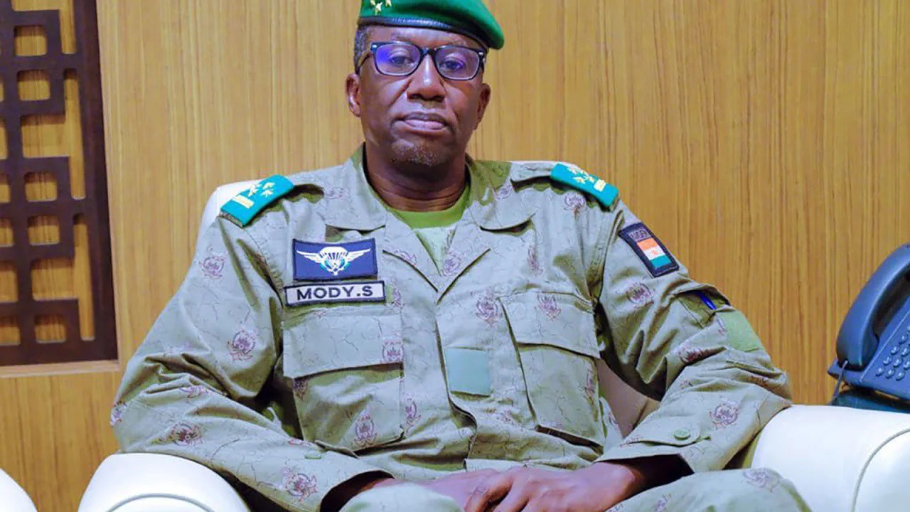 Tướng Salifou Mody trong chuyến thăm tới Mali ngày 2/8. Ảnh: Mali Presidency&nbsp;