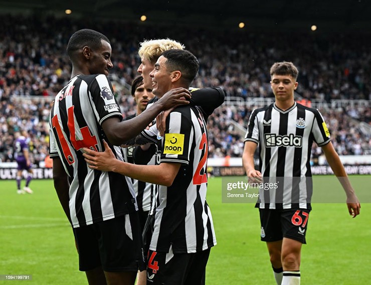 Niềm vui của các cầu thủ Newcastle