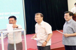 Lấy phiếu tín nhiệm với Bộ trưởng Nguyễn Hồng Diên và 3 Thứ trưởng Bộ Công Thương