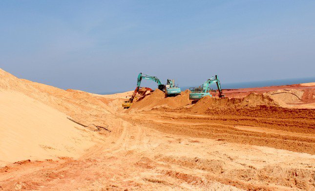 Vụ sạt lở cát tại mỏ titan Nam Suối Nhum vào ngày 15/10/2022 khiến 4 công nhân tử vong.