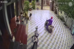 Xe máy - Xe đạp - Clip: Sân nhà bất ổn và những pha drift "dở khóc dở cười"