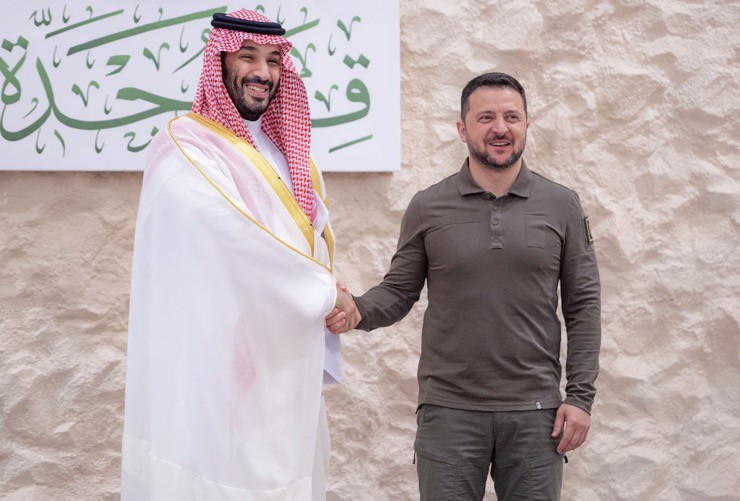 Tổng thống Ukraine Volodymyr Zelensky gặp thái tử Ả Rập Saudi Mohammed bin Salman vào tháng 5/2023.
