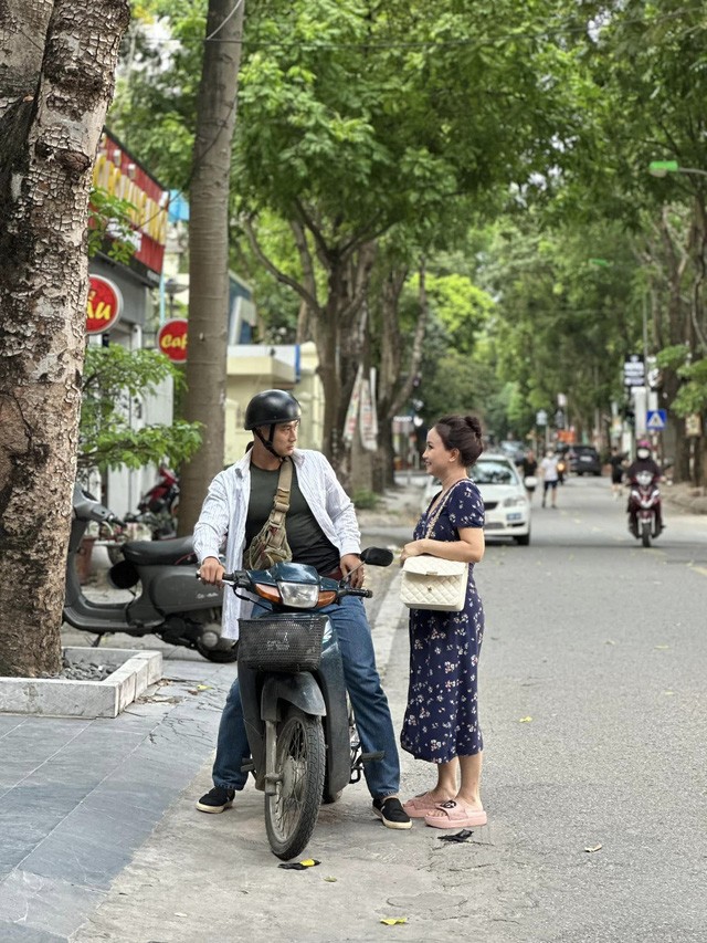 Cô bán trà đá "đong đưa" nhất phim Việt: "Cái lẳng lơ của tôi đáng yêu lắm" - 4