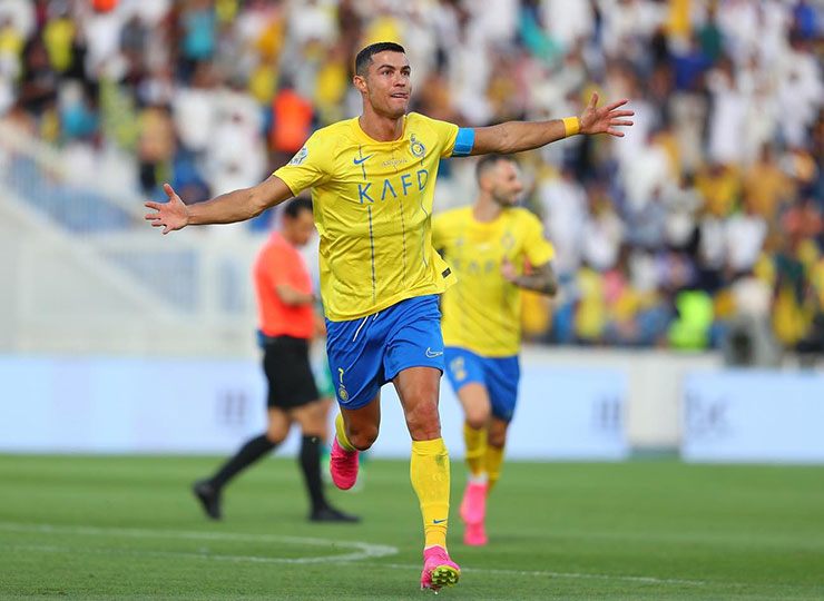 Ronaldo tỏa sáng đưa Al Nassr lọt vào bán kết Arab Club Cup