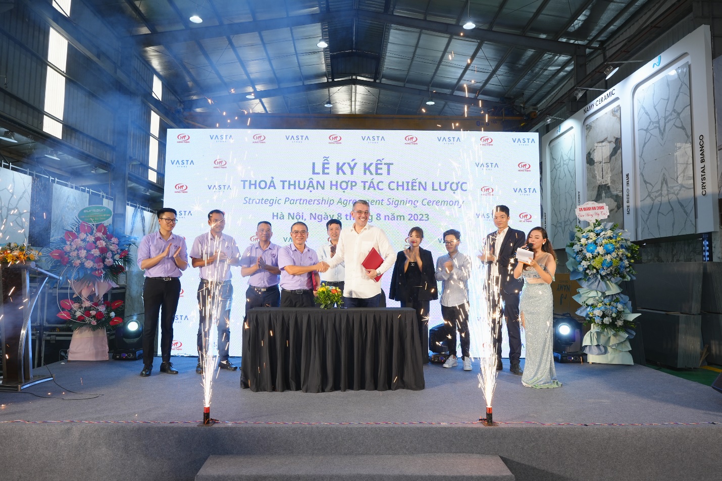 Lễ ký kết hợp tác chiến lược giữa Vasta Stone và Hưng Thịnh