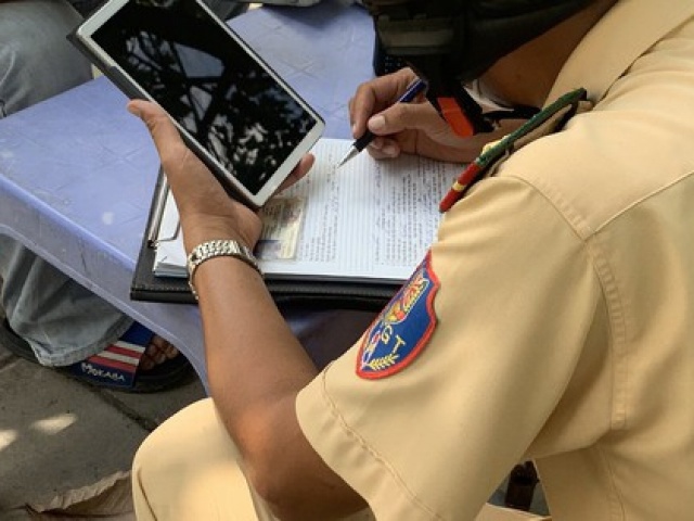 Pháp luật - Cảnh sát Giao thông TP HCM nói về "yêu cầu chuyển khoản hỗ trợ điều tra"