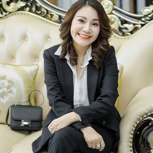 Ca sĩ Khánh Phương bán sạch cổ phiếu công ty do vợ làm chủ tịch - 2