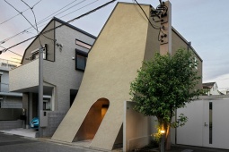 Kinh doanh - Họa sĩ truyện tranh gây ấn tượng với căn nhà có mặt tiền cong "siêu thực"