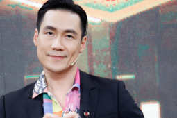 Kinh doanh - Ca sĩ Khánh Phương bán sạch cổ phiếu công ty do vợ làm chủ tịch