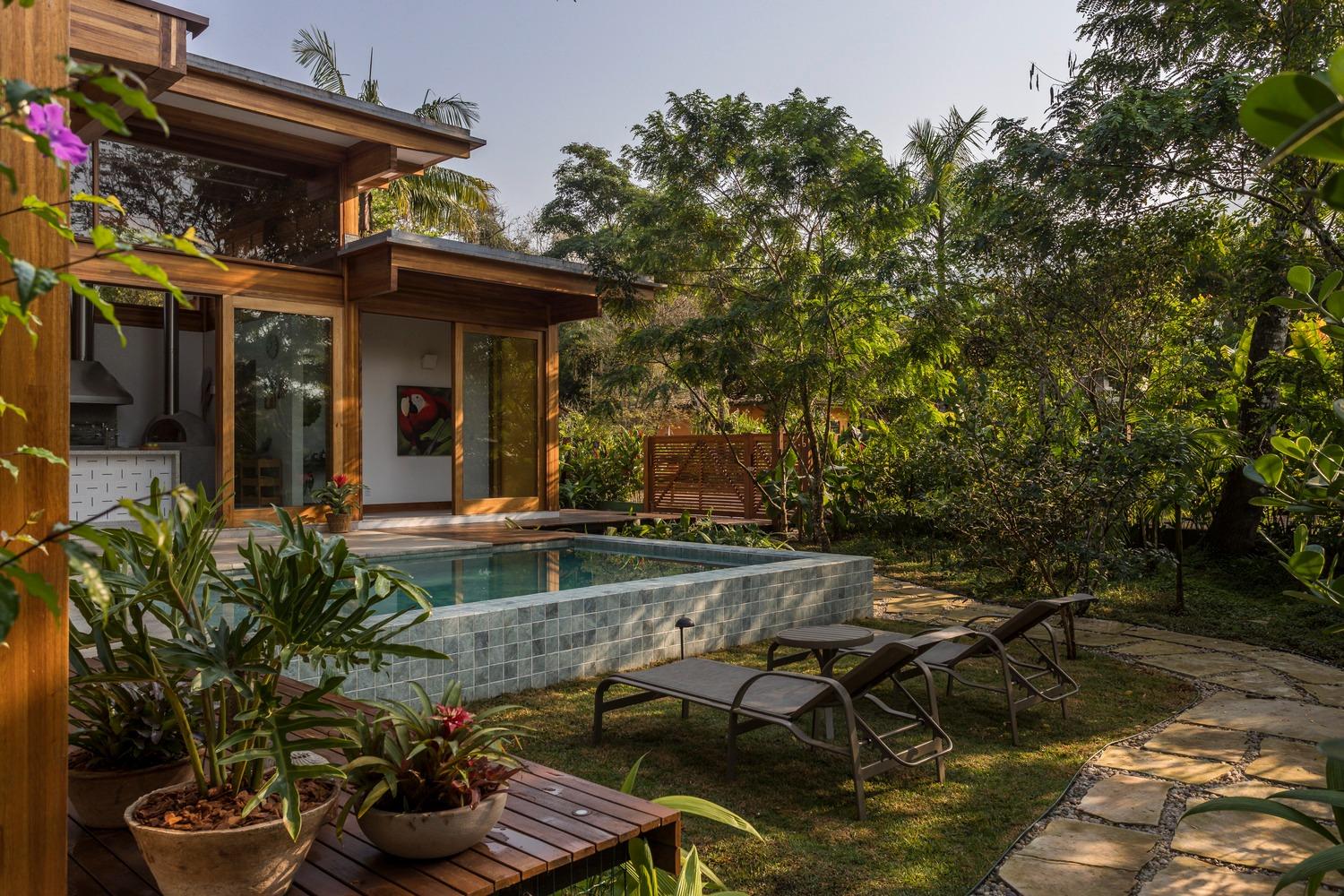 Homestay, nhà vườn nghỉ dưỡng thường được xây dựng ở những vùng chưa bê tông hoá