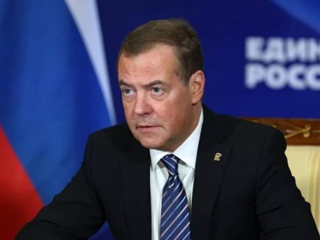 Thế giới - Ông Medvedev tuyên bố "Nga đủ mạnh để đạt được mọi mục tiêu ở Ukraine"