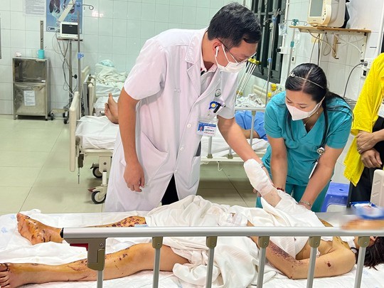 Bệnh nhân nhập viện với nhiều chấn thương nghiêm trọng