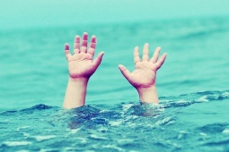 Tin tức trong ngày - "Thời gian vàng" để cứu sống nạn nhân bị đuối nước và điều không nên làm