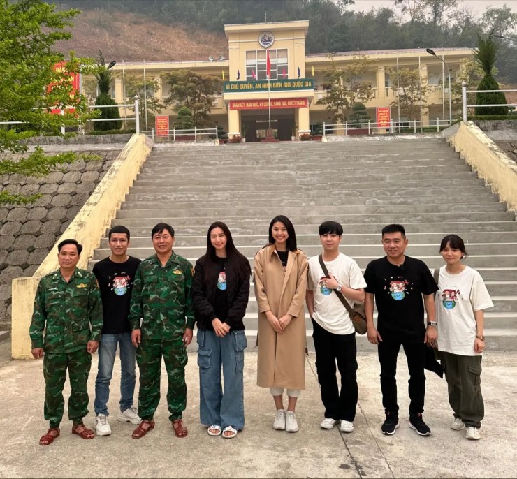 Vừa hội ngộ Thùy Tiên, Quang Linh Vlogs đã hé lộ dự án mới - 5