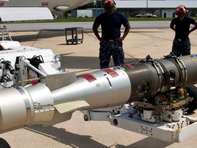 Thế giới - Mỹ: Ngư lôi bay đắt khách