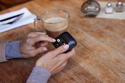 Thời trang Hi-tech - JBL giới thiệu tai nghe không dây với hộp sạc "độc" chưa từng có