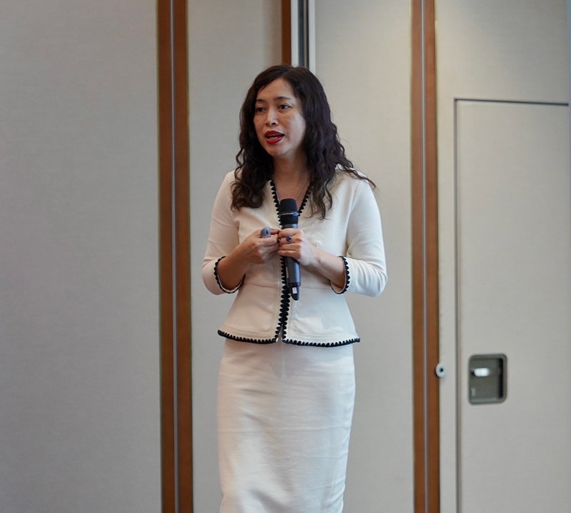 Bà Hoàng Thị Tố Nga, Giám đốc, Ngành Nguyên Liệu Hoá Chất