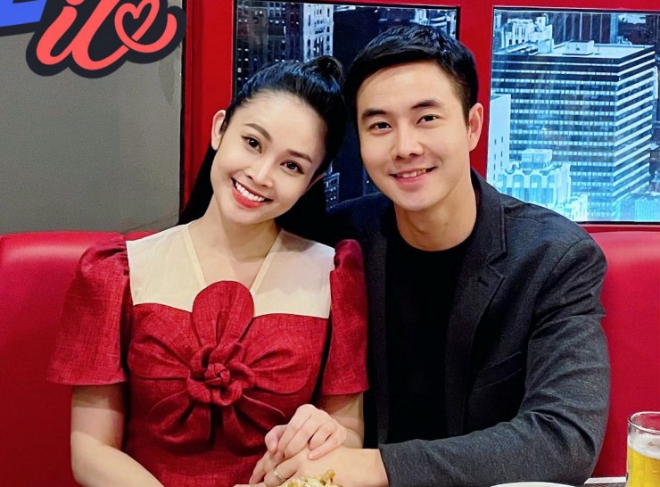 Ngoài những thời gian đi làm khi ở nhà Đức Hiếu và bà xã thường tìm công việc nào đó làm chung như cùng nhau đi chợ, nấu cơm, dọn dẹp, đi chơi, xem phim...