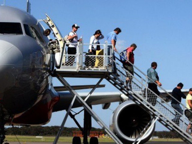 Những trường hợp có thể hành khách phải rời máy bay ngay lập tức