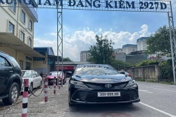 Tin tức ô tô - Toyota Camry "bốc biển" ngũ quý 8 rao bán gần 4 tỷ đồng