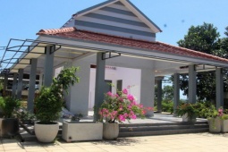 Tin tức trong ngày - Phó Bí thư huyện ở Quảng Nam tự tháo dỡ ngôi nhà trong "trang trại kiểu mẫu"