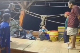 Pháp luật - Vụ 4 ngư dân bị đánh dã man trên tàu cá: "Nhiều lần tôi định nhảy xuống biển..."