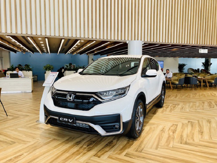Honda CR-V hiện đang được ưu đãi tới 200 triệu đồng để&nbsp;bán nốt lượng xe còn tồn