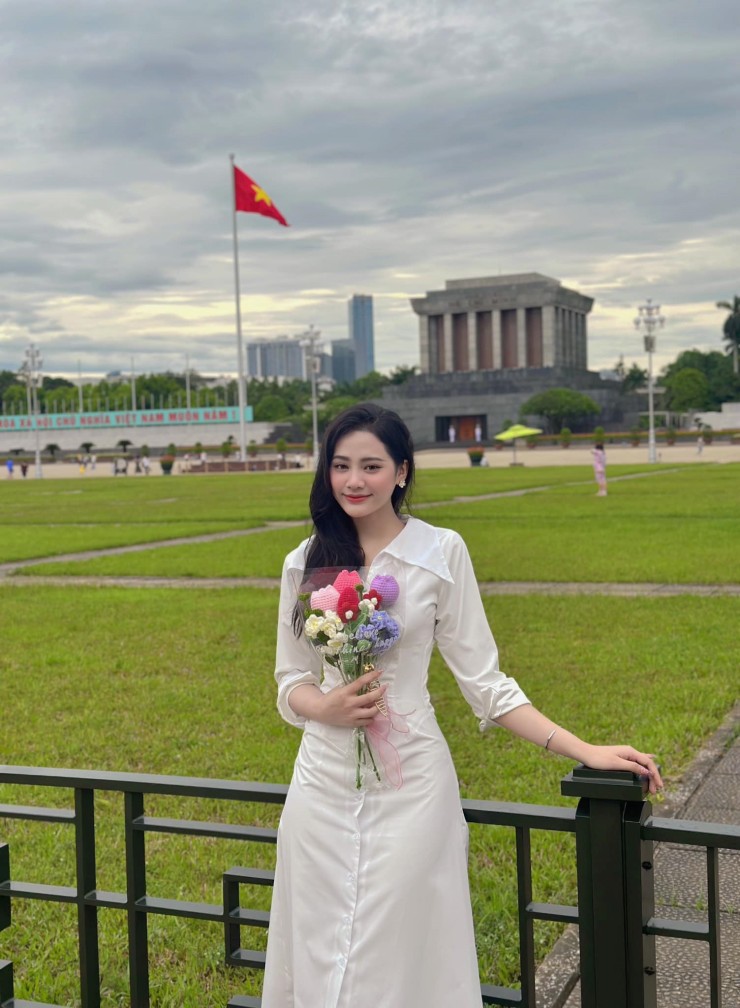 Hoa hậu Việt duy nhất trả lại vương miện ngay sau đăng quang giờ ra sao? - 2