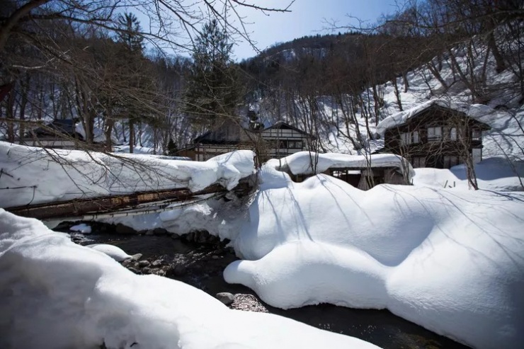 Quán trọ nằm ở khu vực có địa hình khá khó di chuyển. Ảnh: Văn phòng tỉnh Aomori/Travel+Leisure.